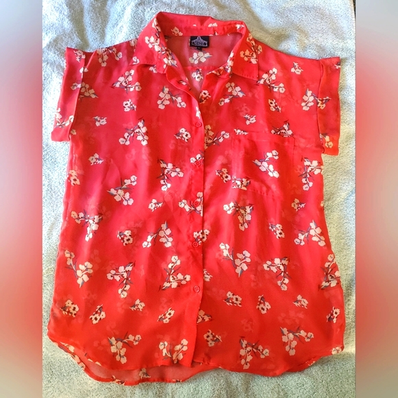 Angie transparent red/flower design short-sleeved shirt - Picture 1 of 5